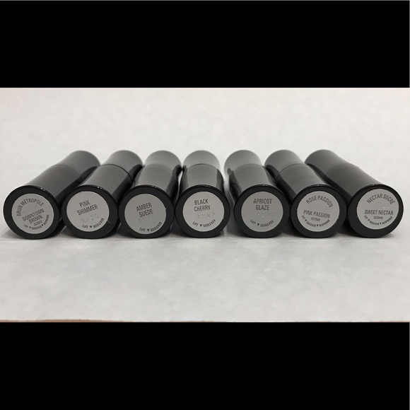 Mary Kay Cream Lipstick Discontinued - Picture 3 of 11